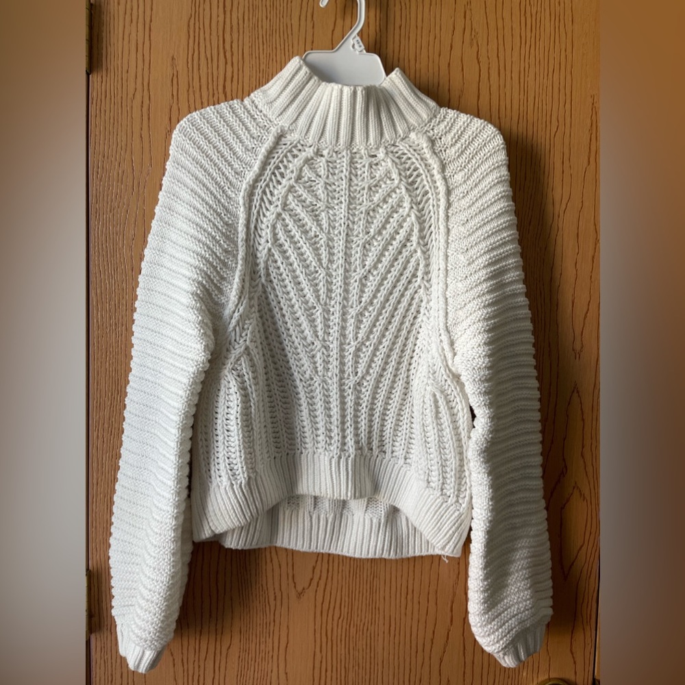 FREE PEOPLE chunky white sweater sz XS
